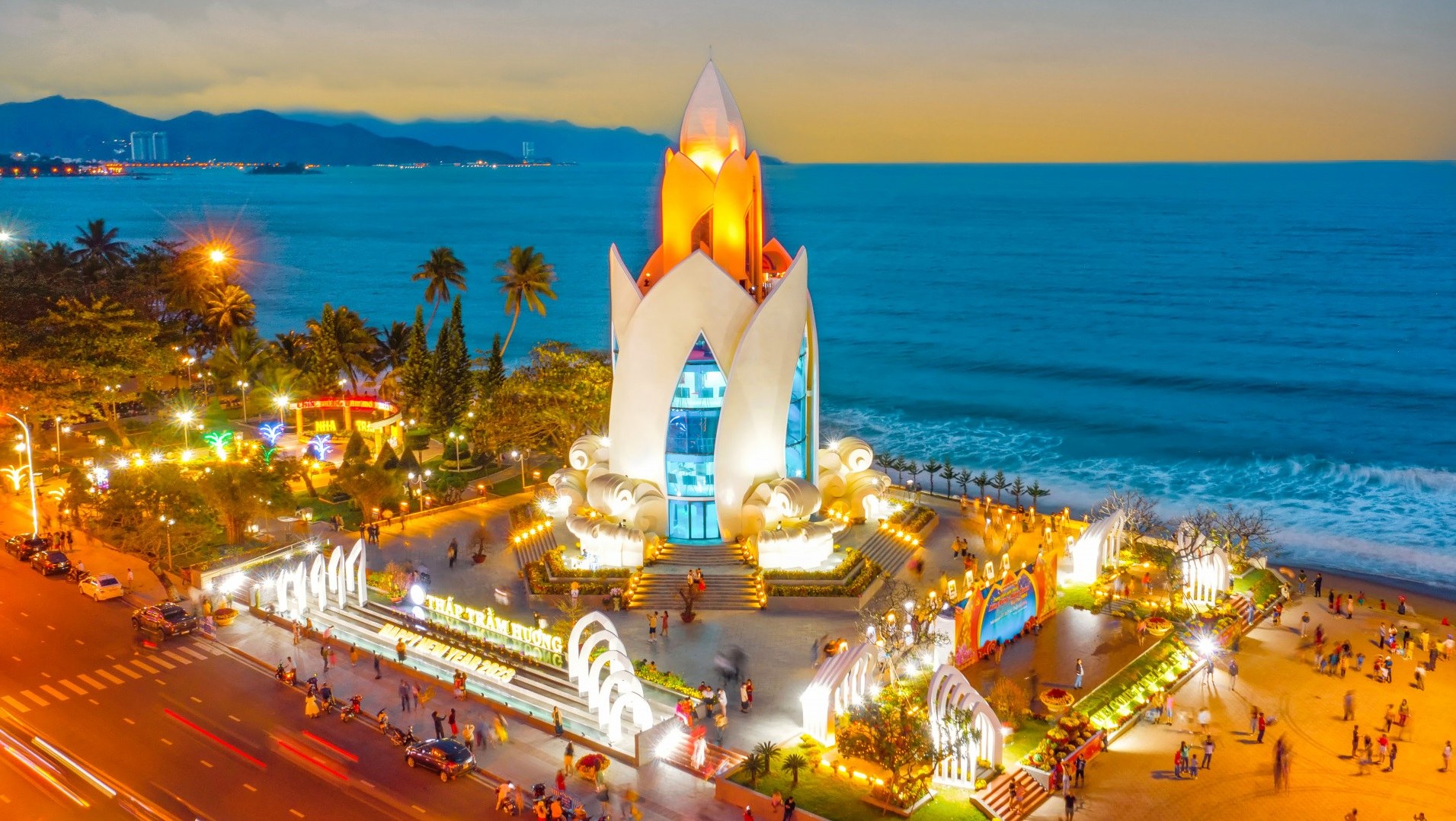 Thuê Xe 16 Chỗ Biên Hòa Đi Nha Trang | Xe 18 Chỗ Tín Phát