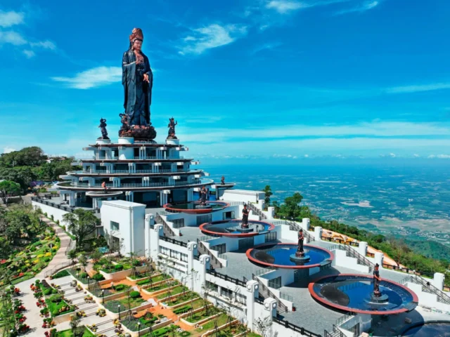 Xe du lịch Biên Hòa - Núi Bà Đen Tây Ninh
